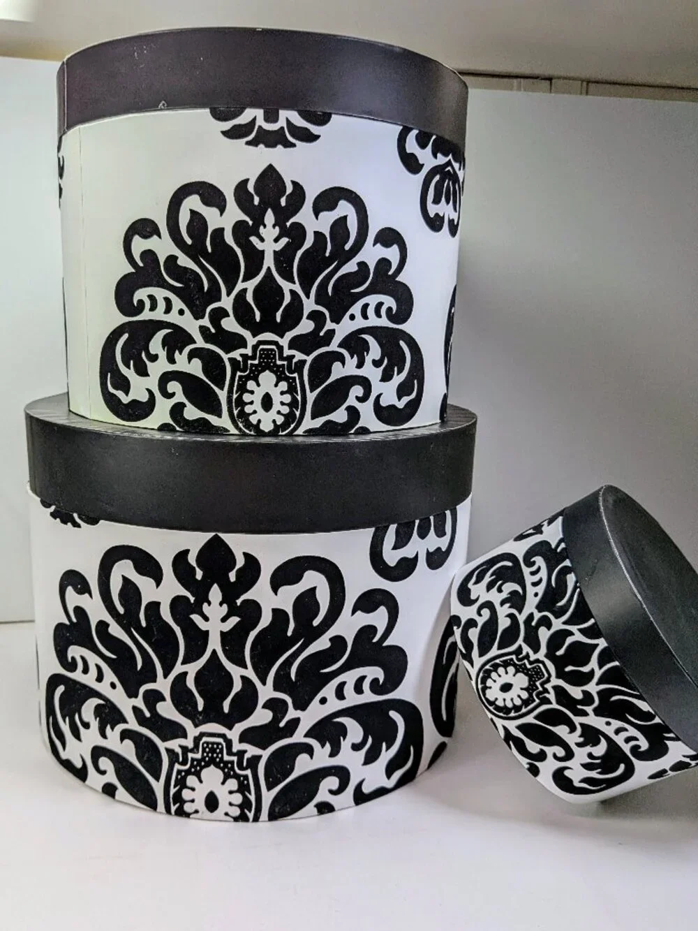 Set of 3 Vintage Flocked Damask Hat Boxes Black & White Round Nesting Storage